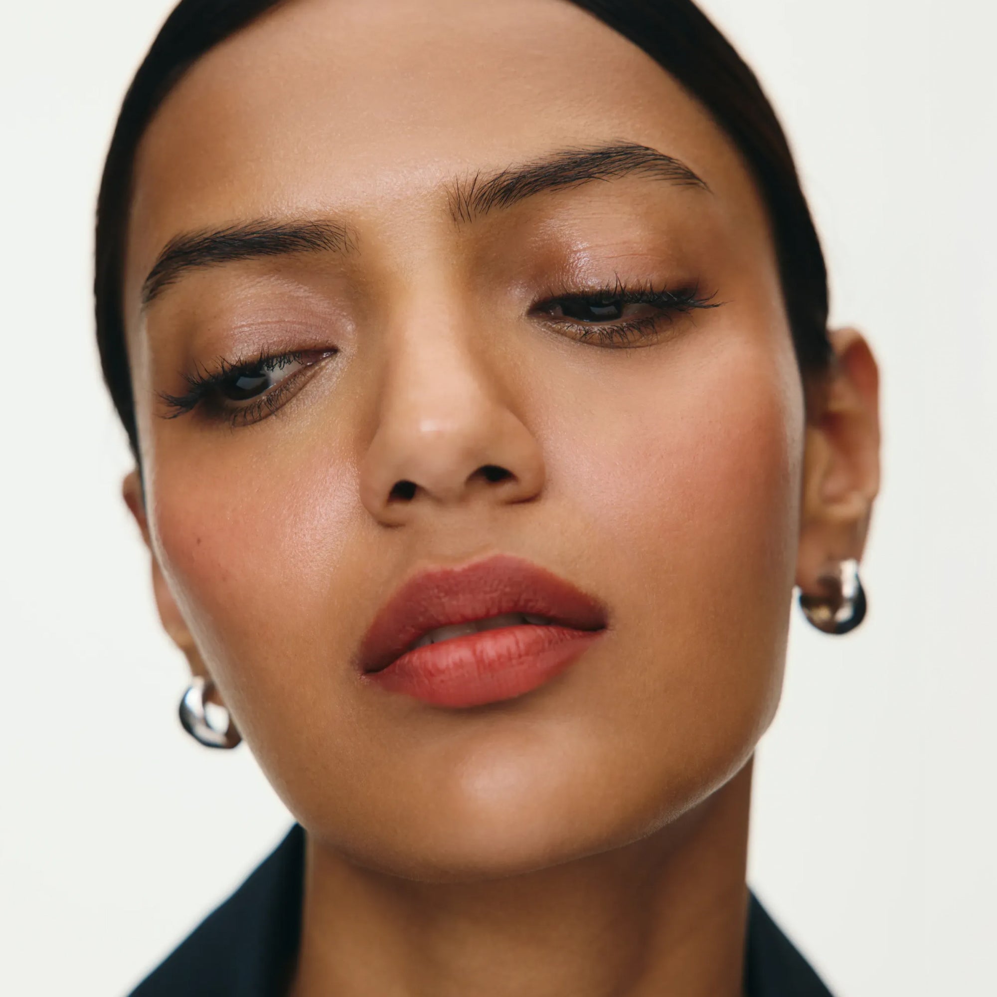 MERIT26-LIPTRIO-MODEL-LONDON-PALAK.jpg